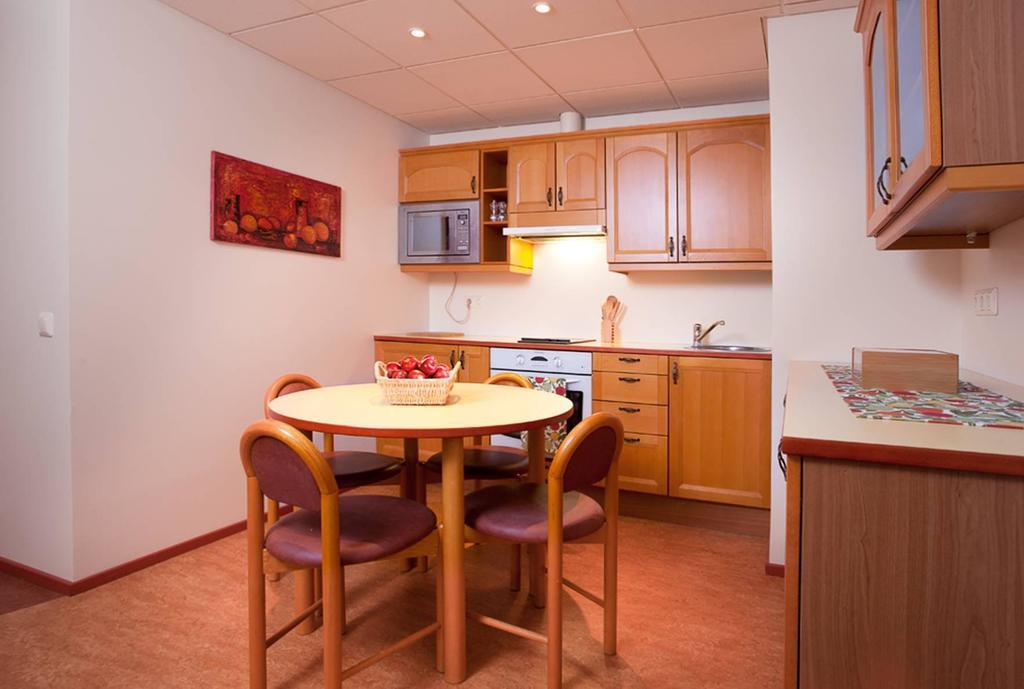 Tallinnhousing Old Town Homes - 1 Bdr Apartment In Vene Buitenkant foto