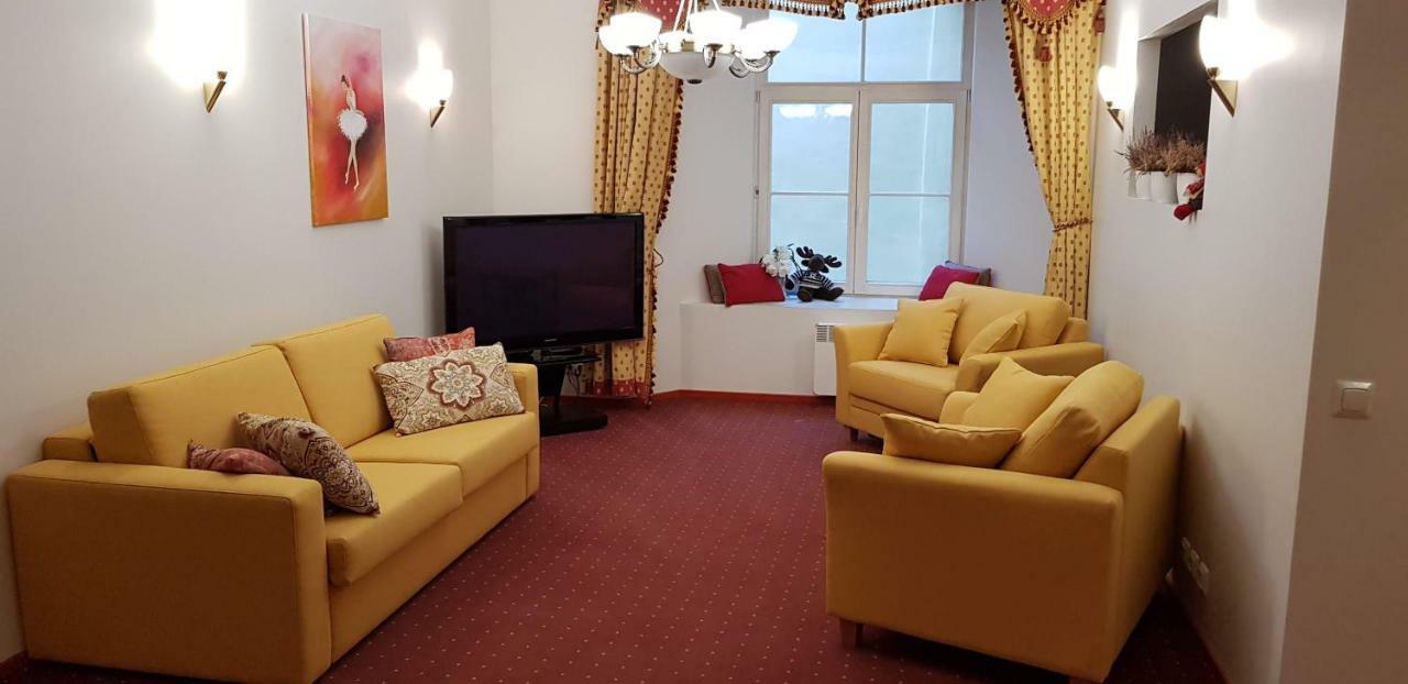 Tallinnhousing Old Town Homes - 1 Bdr Apartment In Vene Buitenkant foto